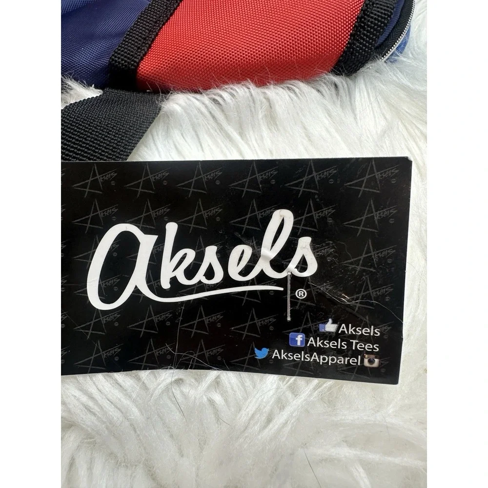 Aksels brand new